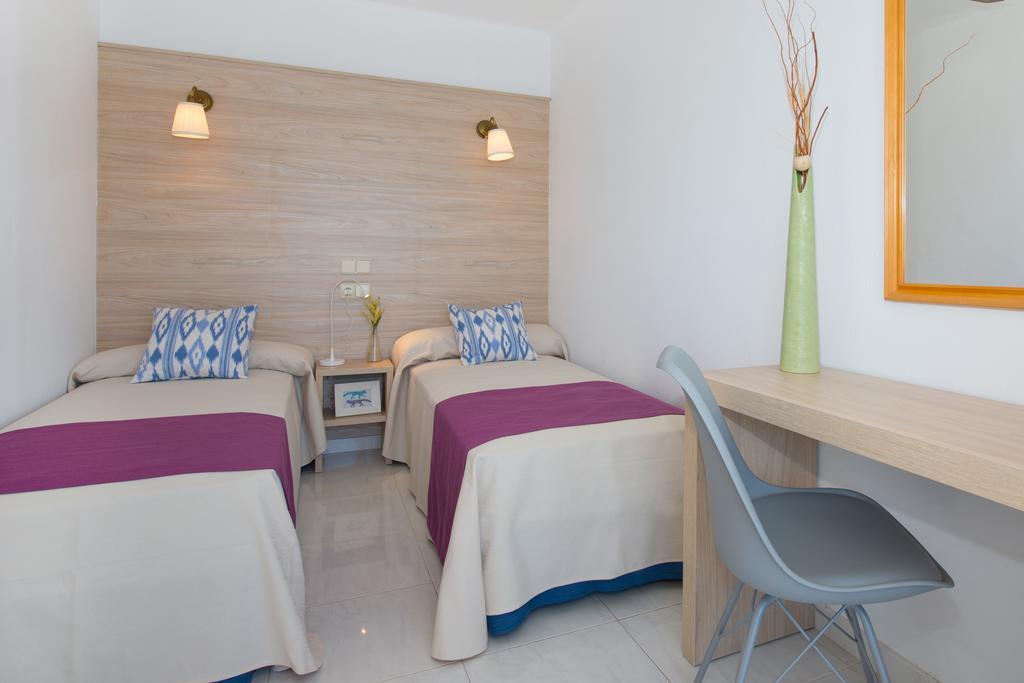 Apartamentos Calablanca Palmanova エクステリア 写真